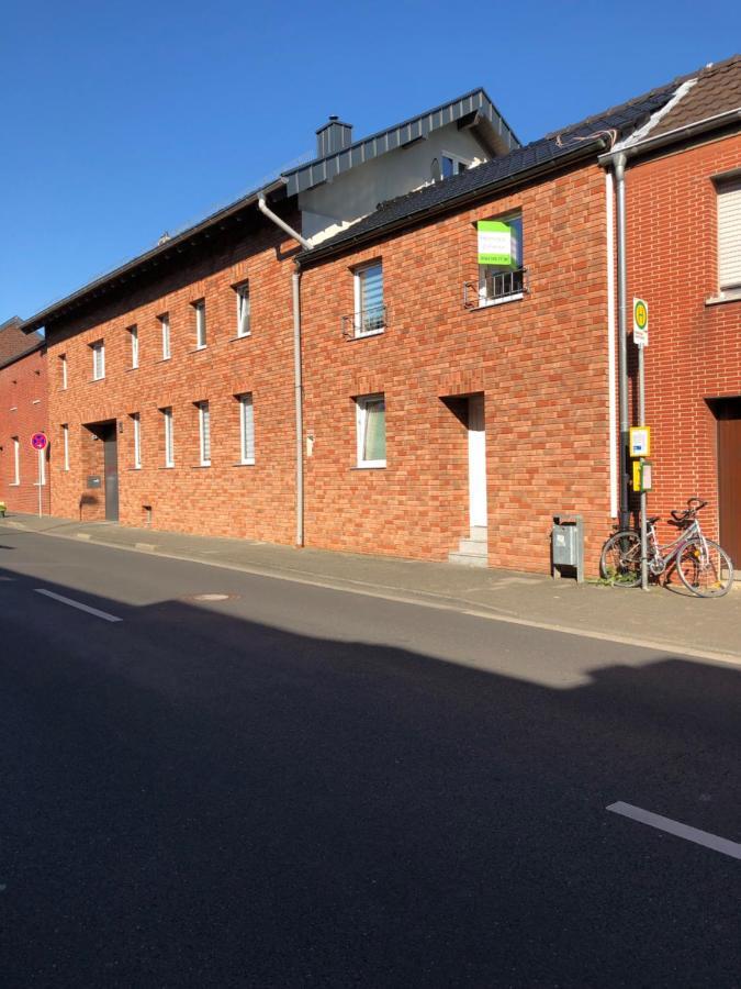 Fremdenzimmer Sas Hückelhoven エクステリア 写真